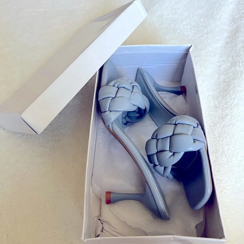 Women sandal - Picture 2 of 4